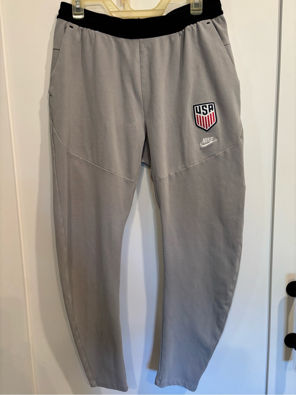 Mens L Nike Tech Pack Joggers USA Soccer